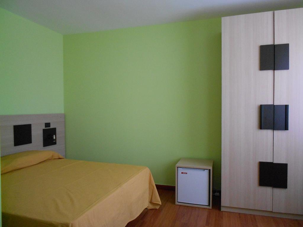 Alta Marea Hotel Gioiosa Marea Quarto foto